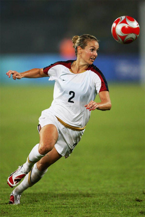 Heather Mitts: Football Icon
